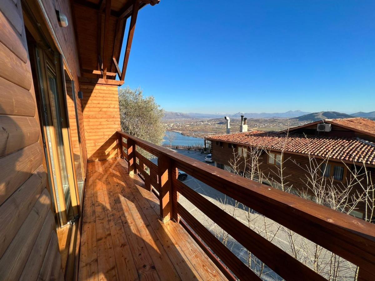 Hotel Wooden House Canaj Exterior foto